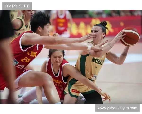 中国篮球队迎战世界强队 备战国际赛事展现全新阵容与战术打法